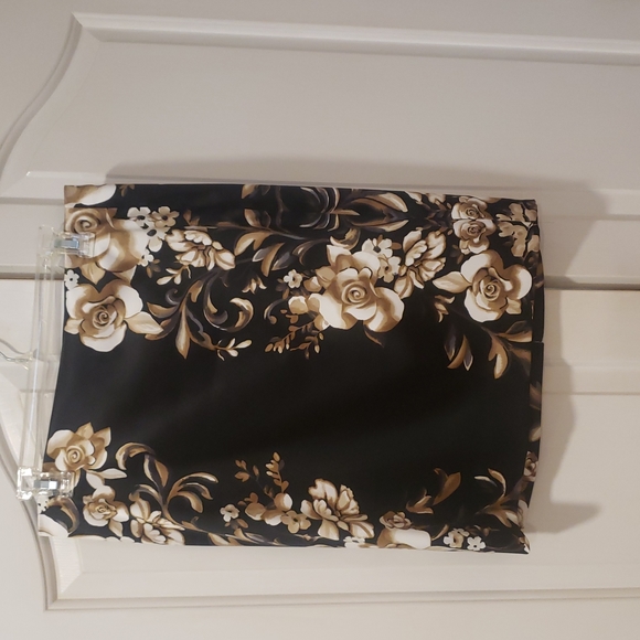 NWT White House Black Market Pencil Floral Skirt Size 8 - Picture 1 of 4
